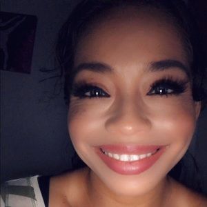 Meet your Posher, Vanessa